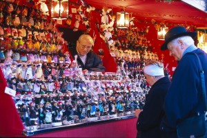 Christmas Market shopping in Nuremberg, Germany, is a visitors dream come true. Photo: Kiedrowski, Rainer, Courtesy of GNTO